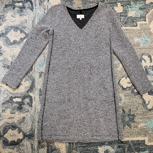 Lou & Grey Dresses & Skirts - Lou & Grey Heather Gray V-Neck Midi Dress